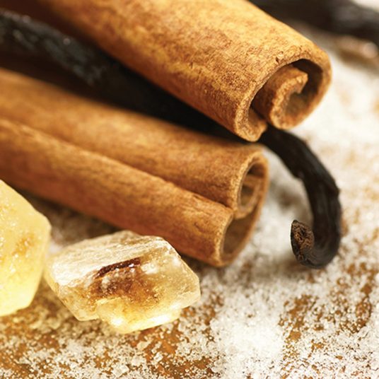 Cinnamon Vanilla Soy Wax Melts - All Natural + Phthalate Free + Natural  Oils - Shortie's Candle Company 